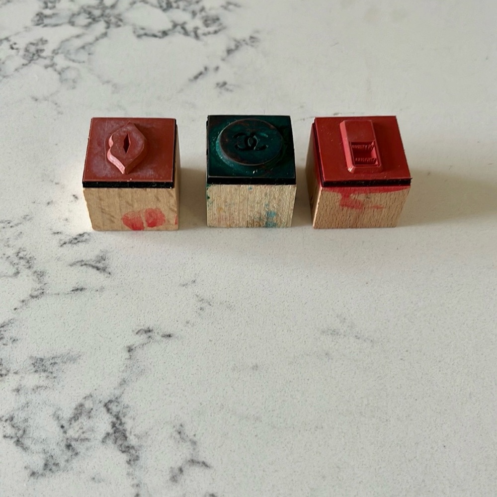 CHANEL Stamp Set - Picture 9 of 10